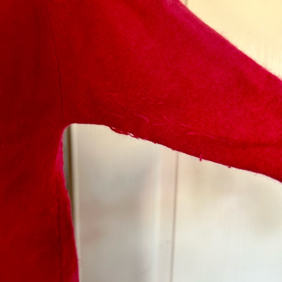 Vintage wool cardigan sweater. Size 38 (women's large) Hot pink. - Picture 4 of 5